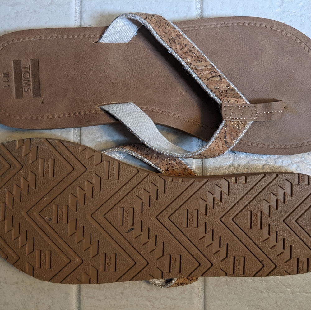 Toms women's flip flops